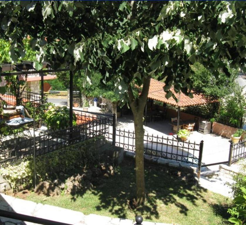 Отель Lithos Priolithos Экстерьер фото